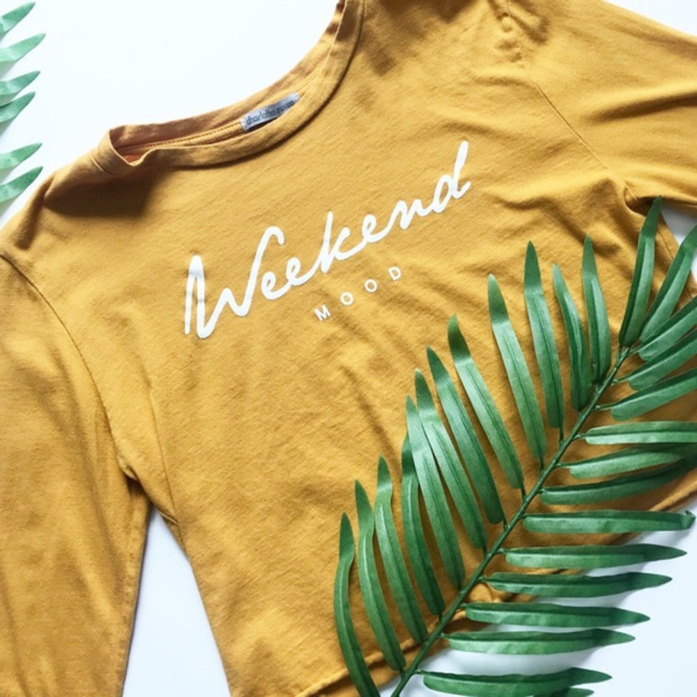 “Weekend Mood” long sleeve crop graphic tee